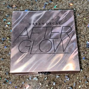 Urban decay after glow palette